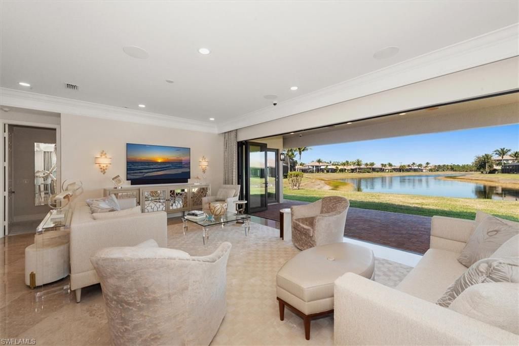 3168 Pacific DR, Naples, FL 34119