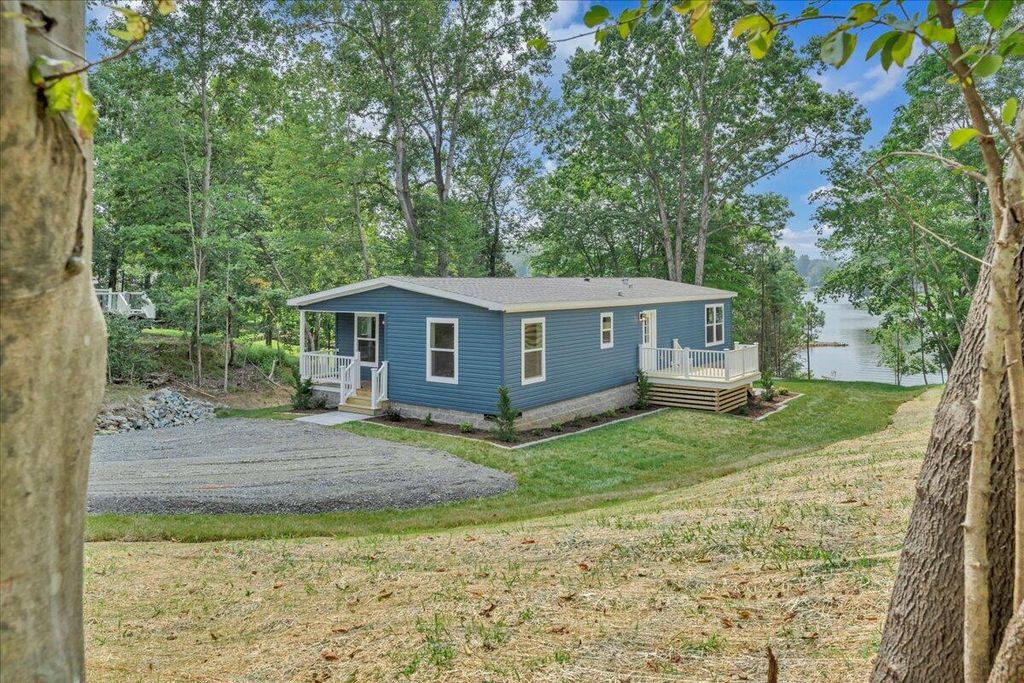 165 Spence RD, Union Hall, VA 24176
