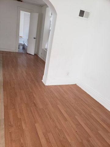 8913 S Lowe Avenue, Chicago, IL 60620