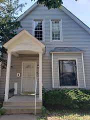 8913 S Lowe Avenue, Chicago, IL 60620