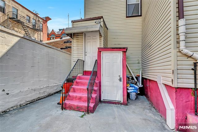 308 38th Street, Union City, NJ 07087