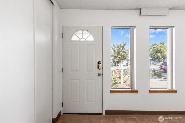 1105 E Terrace Avenue, Moses Lake, WA 98837