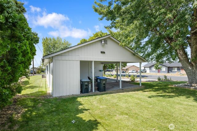 1105 E Terrace Avenue, Moses Lake, WA 98837