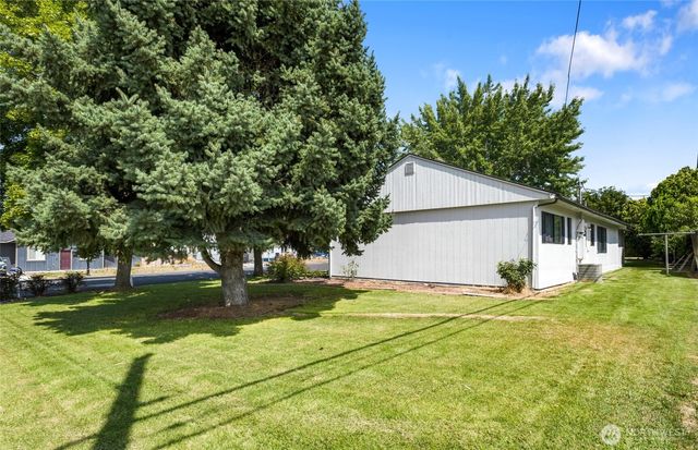 1105 E Terrace Avenue, Moses Lake, WA 98837