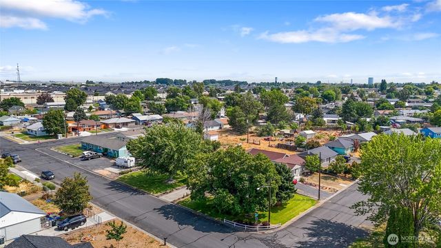 1105 E Terrace Avenue, Moses Lake, WA 98837