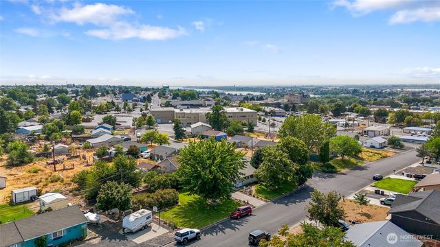 1105 E Terrace Avenue, Moses Lake, WA 98837