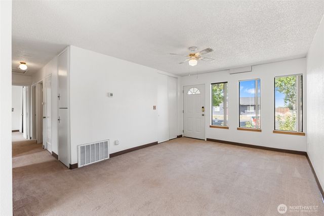 1105 E Terrace Avenue, Moses Lake, WA 98837