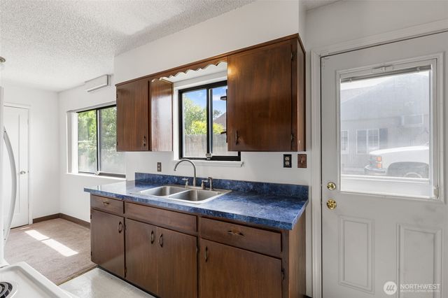 1105 E Terrace Avenue, Moses Lake, WA 98837
