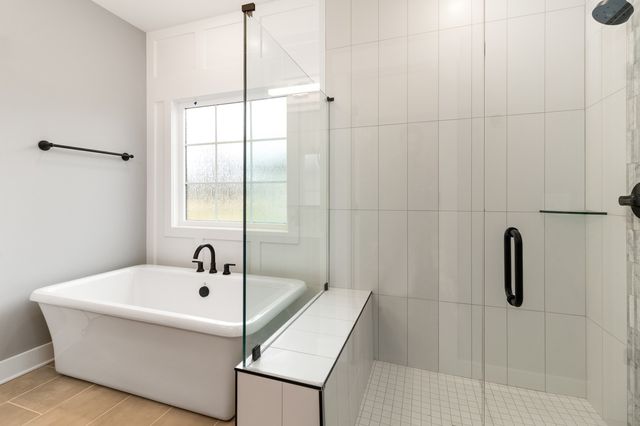 24 Port Royal Estate, Adams, TN 37010