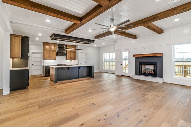 24 Port Royal Estate, Adams, TN 37010