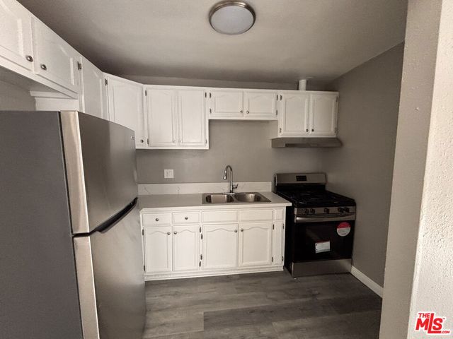 1000 N Sloan Avenue, Compton, CA 90221
