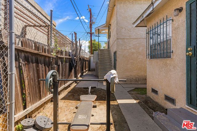1000 N Sloan Avenue, Compton, CA 90221