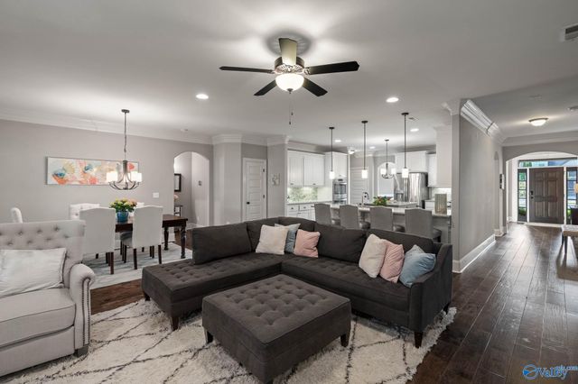 2715 Natures Trail SE, Owens Cross Roads, AL 35763