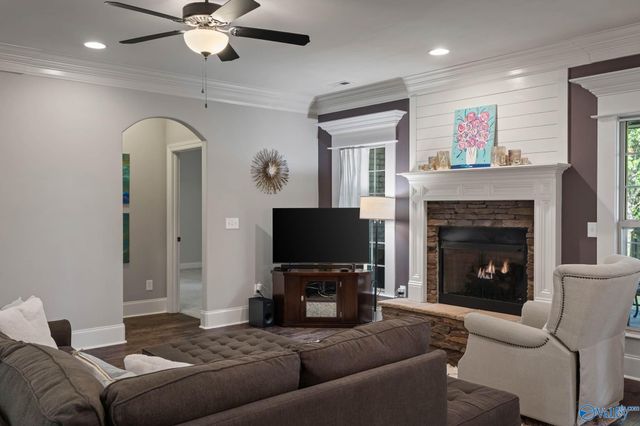 2715 Natures Trail SE, Owens Cross Roads, AL 35763
