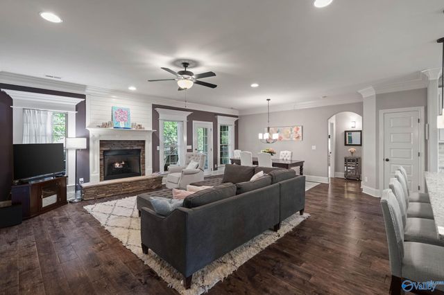 2715 Natures Trail SE, Owens Cross Roads, AL 35763