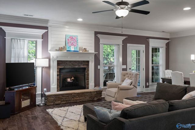 2715 Natures Trail SE, Owens Cross Roads, AL 35763