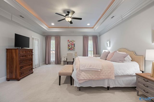 2715 Natures Trail SE, Owens Cross Roads, AL 35763