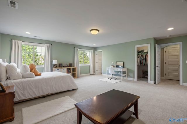 2715 Natures Trail SE, Owens Cross Roads, AL 35763