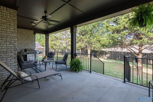 2715 Natures Trail SE, Owens Cross Roads, AL 35763