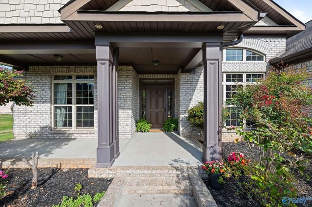 2715 Natures Trail SE, Owens Cross Roads, AL 35763
