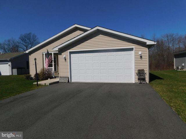 31 SANDPIPER DR, Bechtelsville, PA 19505