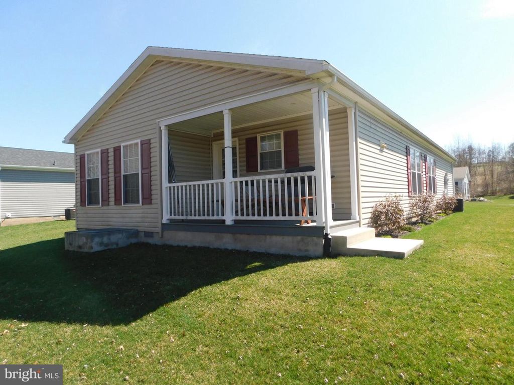 31 SANDPIPER DR, Bechtelsville, PA 19505