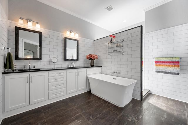 6341 Weaver Drive, Arlington, TX 76001