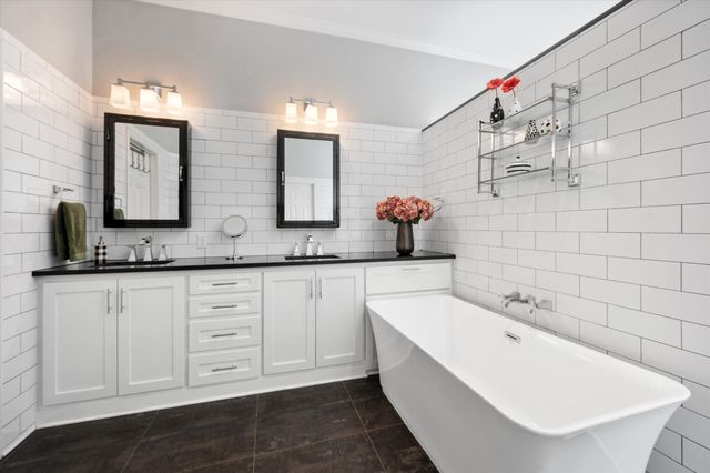 6341 Weaver Drive, Arlington, TX 76001