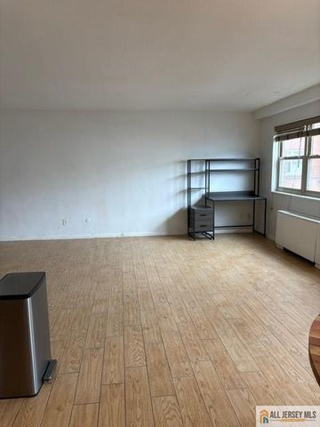 123 S Adelaide Avenue 1C, Highland Park, NJ 08904