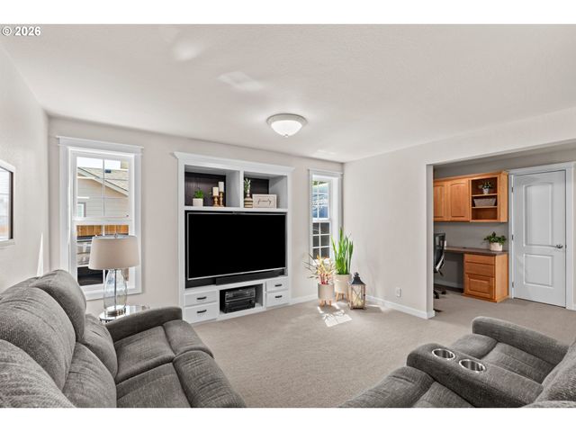 2249 BONNIE Ln, Springfield, OR 97477
