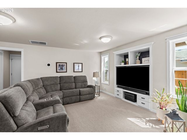 2249 BONNIE Ln, Springfield, OR 97477