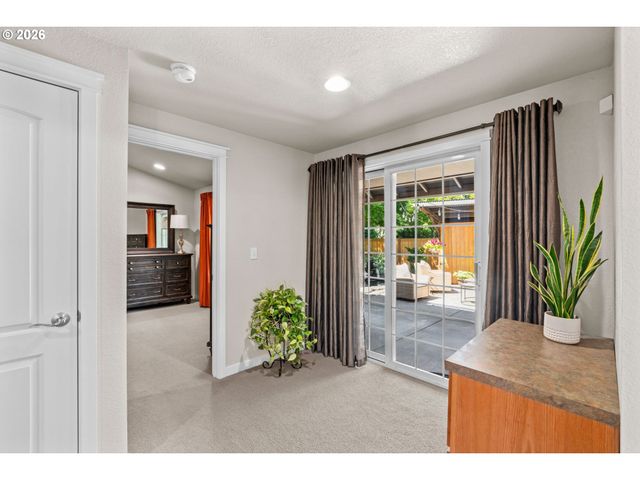 2249 BONNIE Ln, Springfield, OR 97477
