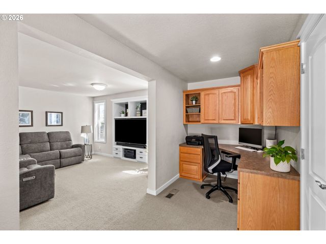 2249 BONNIE Ln, Springfield, OR 97477