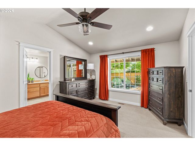 2249 BONNIE Ln, Springfield, OR 97477