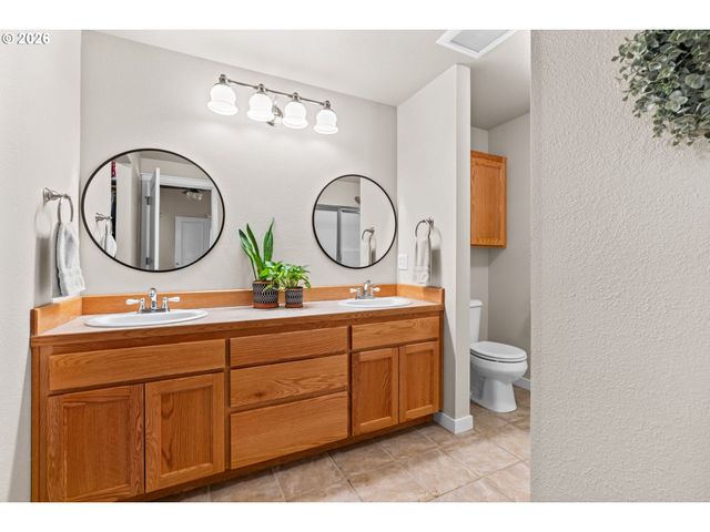 2249 BONNIE Ln, Springfield, OR 97477