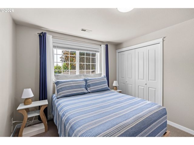 2249 BONNIE Ln, Springfield, OR 97477