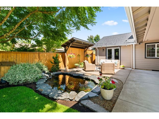 2249 BONNIE Ln, Springfield, OR 97477
