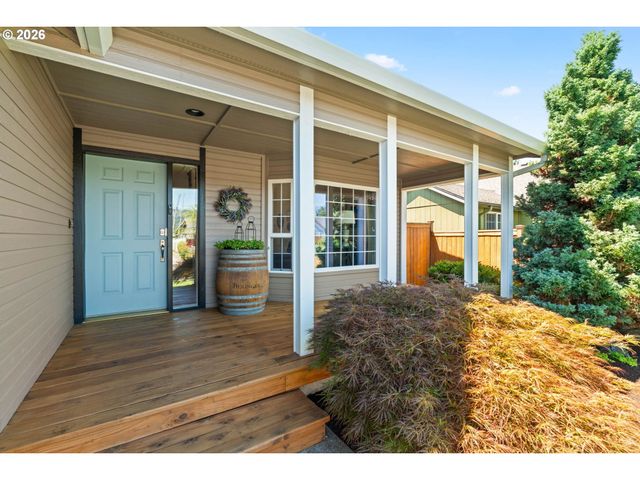 2249 BONNIE Ln, Springfield, OR 97477