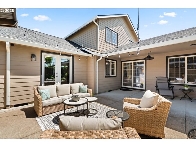 2249 BONNIE Ln, Springfield, OR 97477