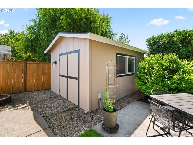 2249 BONNIE Ln, Springfield, OR 97477