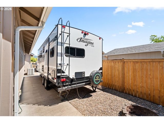 2249 BONNIE Ln, Springfield, OR 97477