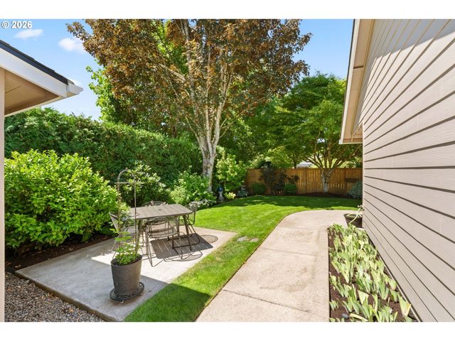 2249 BONNIE Ln, Springfield, OR 97477