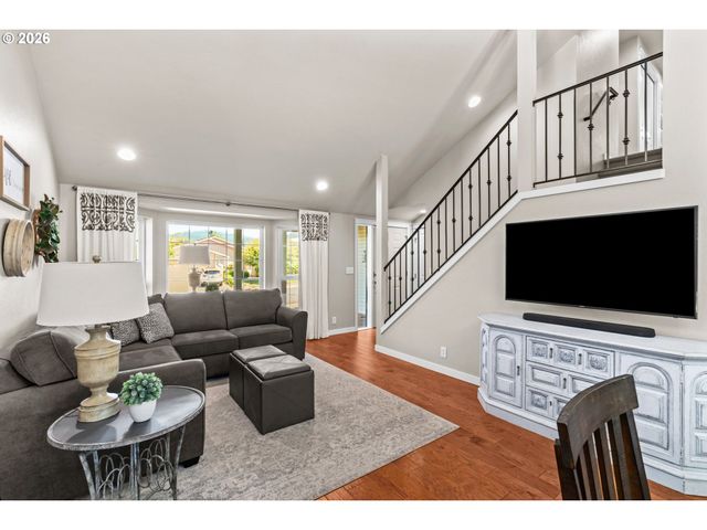 2249 BONNIE Ln, Springfield, OR 97477
