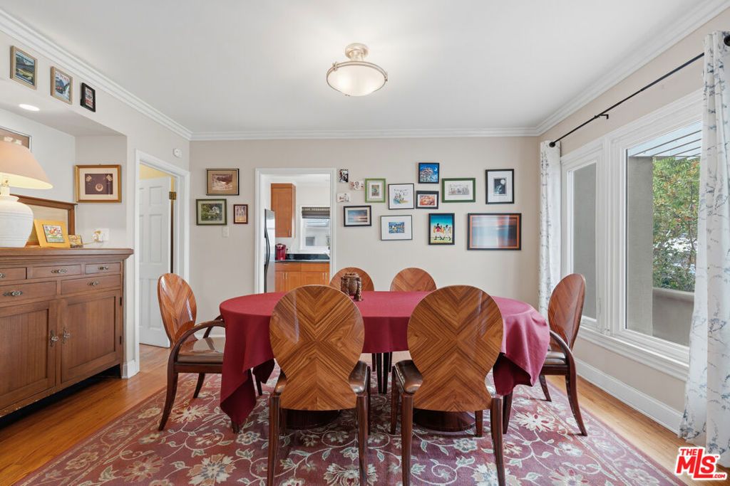 Image 5 of property listing at 1612 S Genesee Avenue, Los Angeles, CA 90019