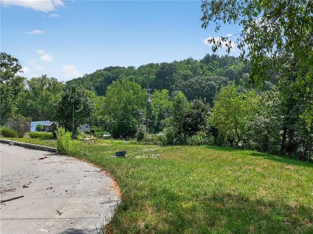 3143 Santiago Rd, Imperial, PA 15126