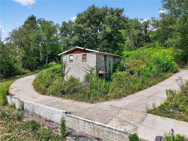 3143 Santiago Rd, Imperial, PA 15126