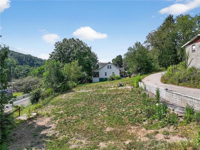 3143 Santiago Rd, Imperial, PA 15126