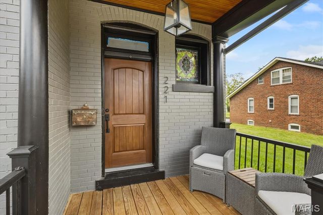 221 N Jackson Street, Belleville, IL 62220