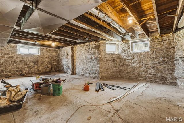 221 N Jackson Street, Belleville, IL 62220