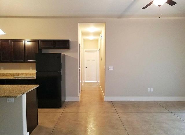 6411 S Vassar Ave, Derby, KS 67037